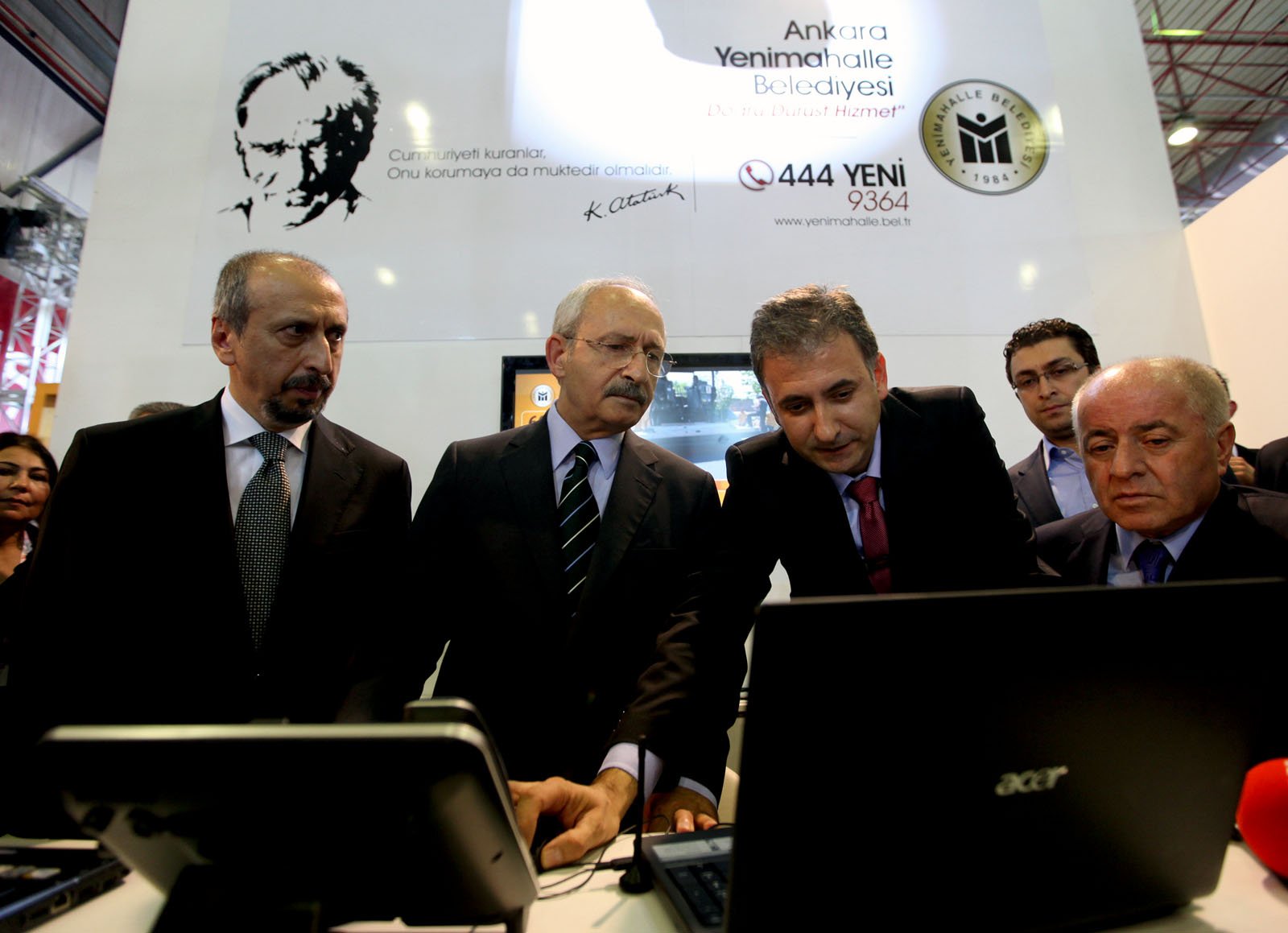 Kılıçdaroğlu dijital arşivi inceledi