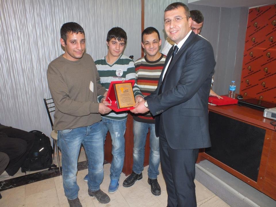 Çankaya ilçe başkanından engellilere plaket