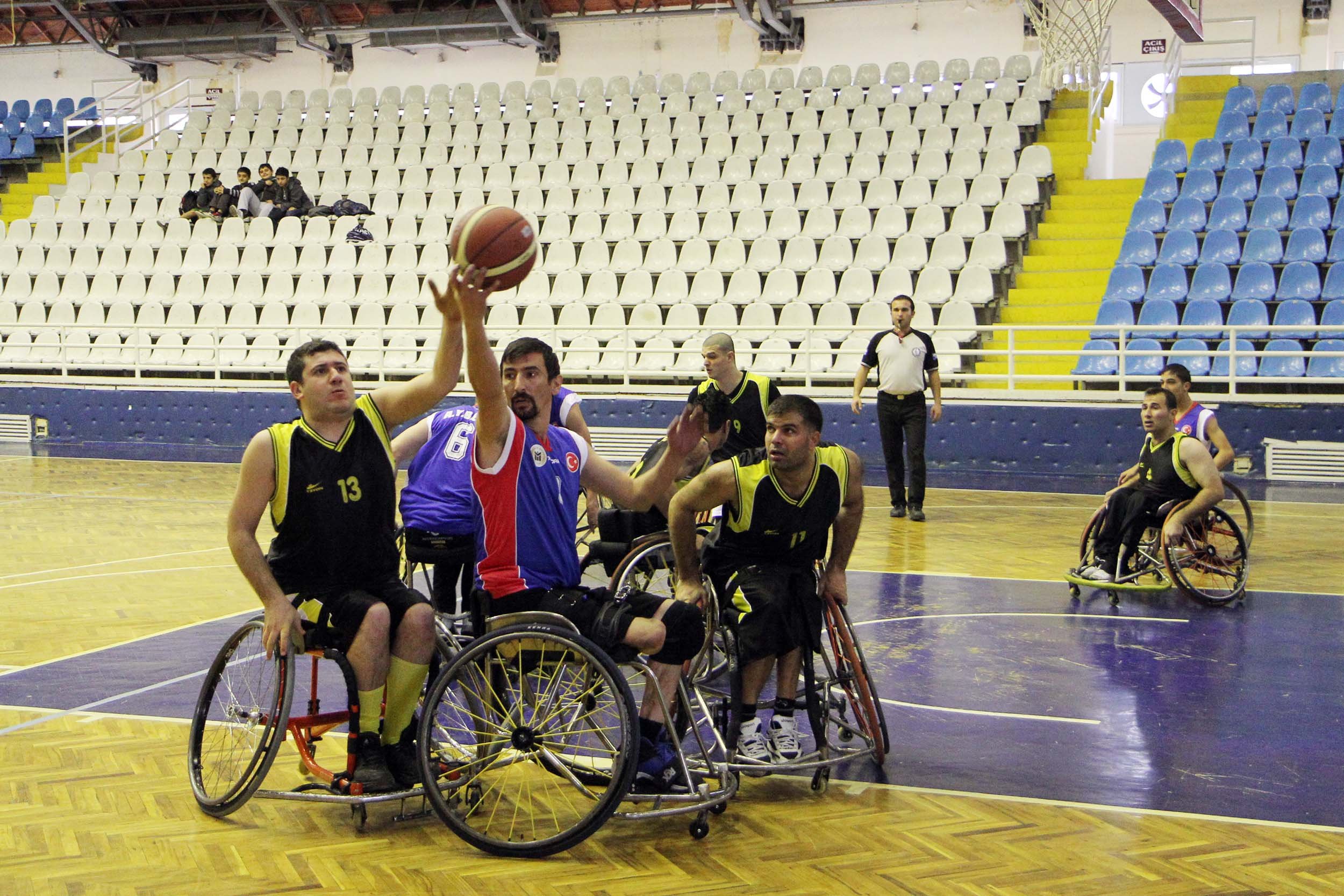 Yenimahalle Belediyesi?nden Urfa Çıkartması