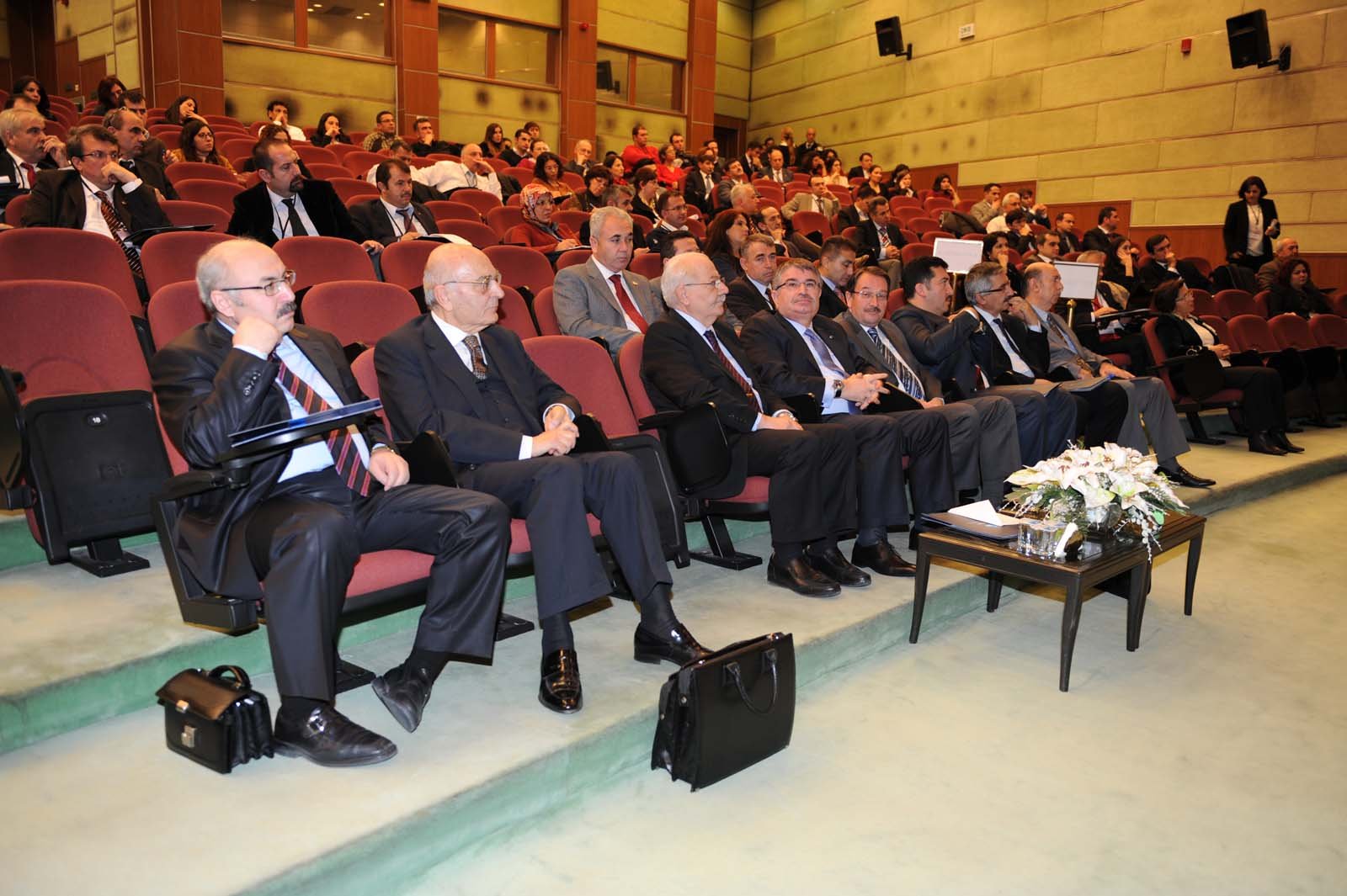 Veysel Tiryaki Yerel Yönetimlerde Kentsel Dönüşüm Çalıştayı?nda konuştu