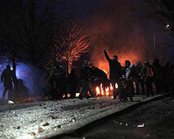 Binlerce öğrenci ayakta! 