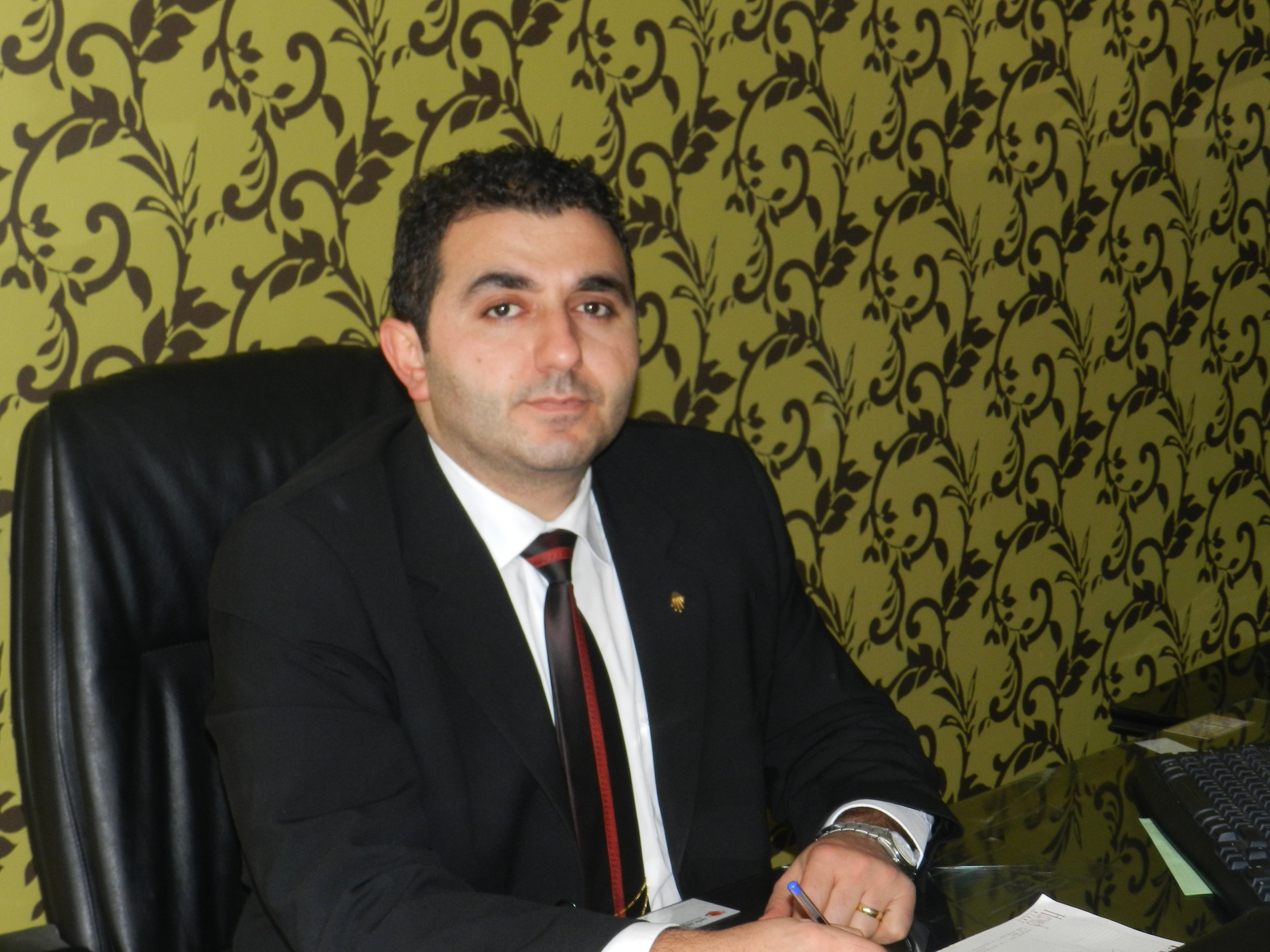 İŞTE GENÇ  DİNAMİK  BİR  ADAY