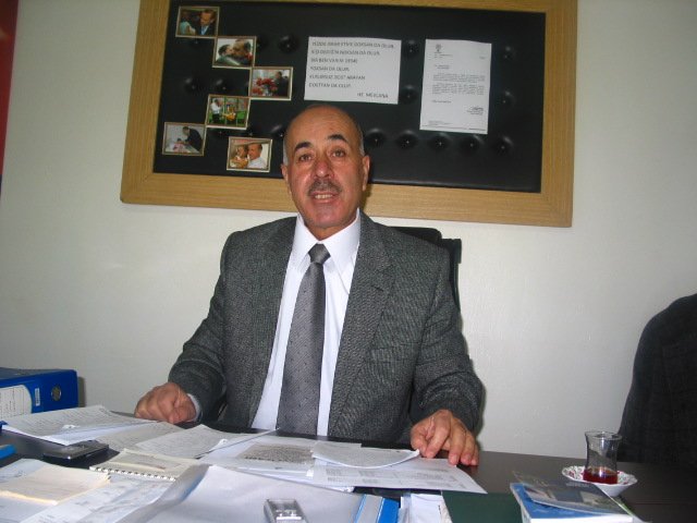 Senin sevdan özde değil sözde  