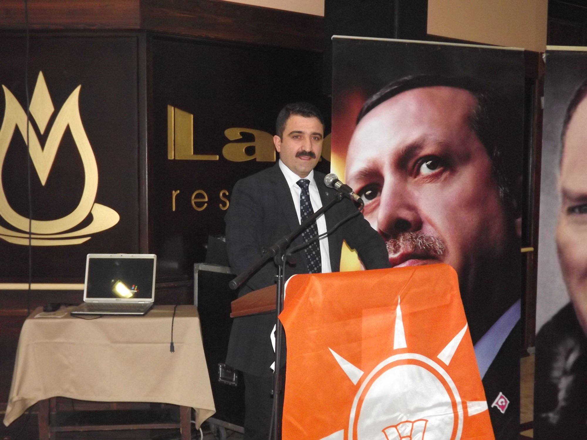 Yenimahalle Ak Parti Yangında Üşüyen Elleri Unutmadı.