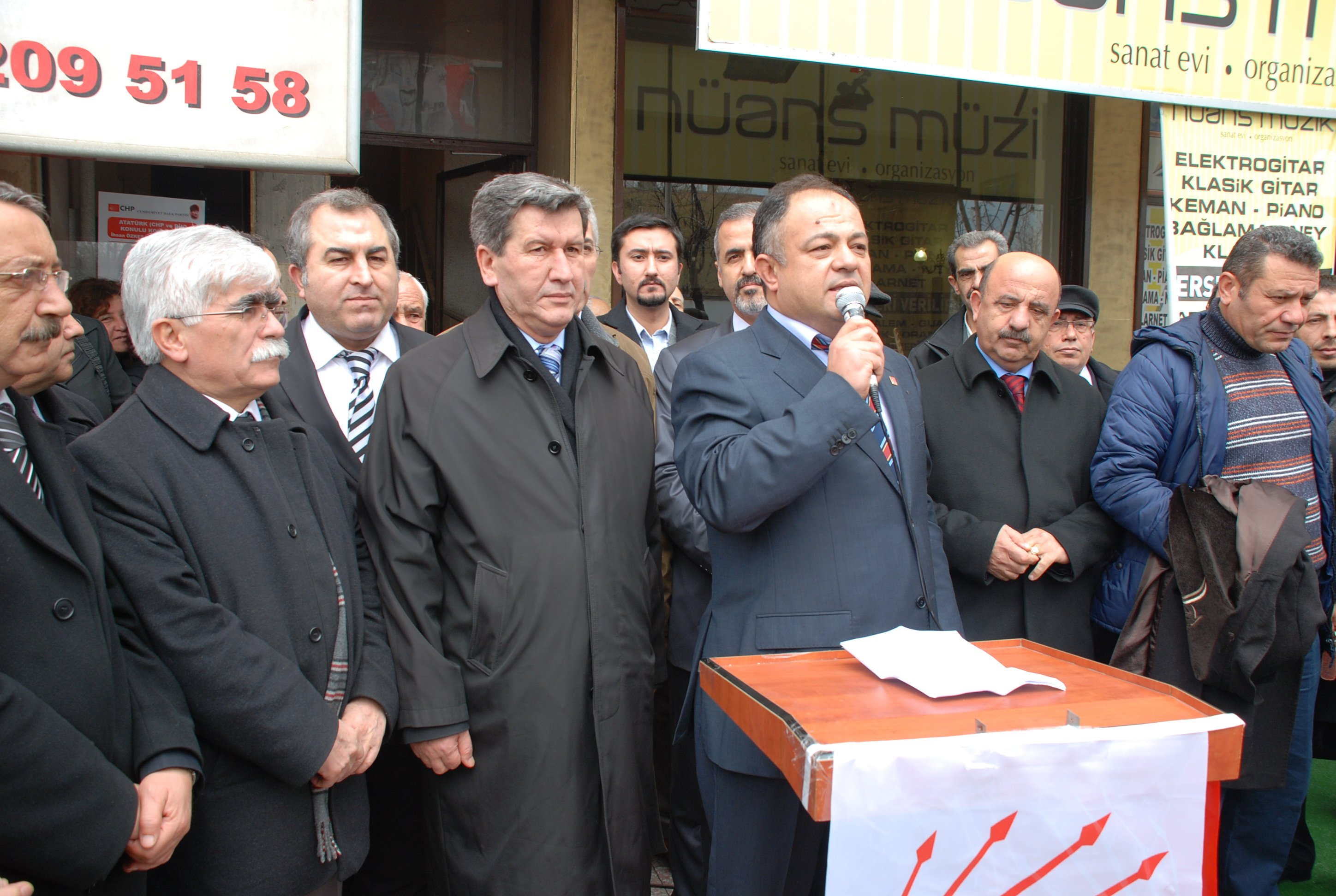 Kişisel çıkar için değil Yenimahalle için