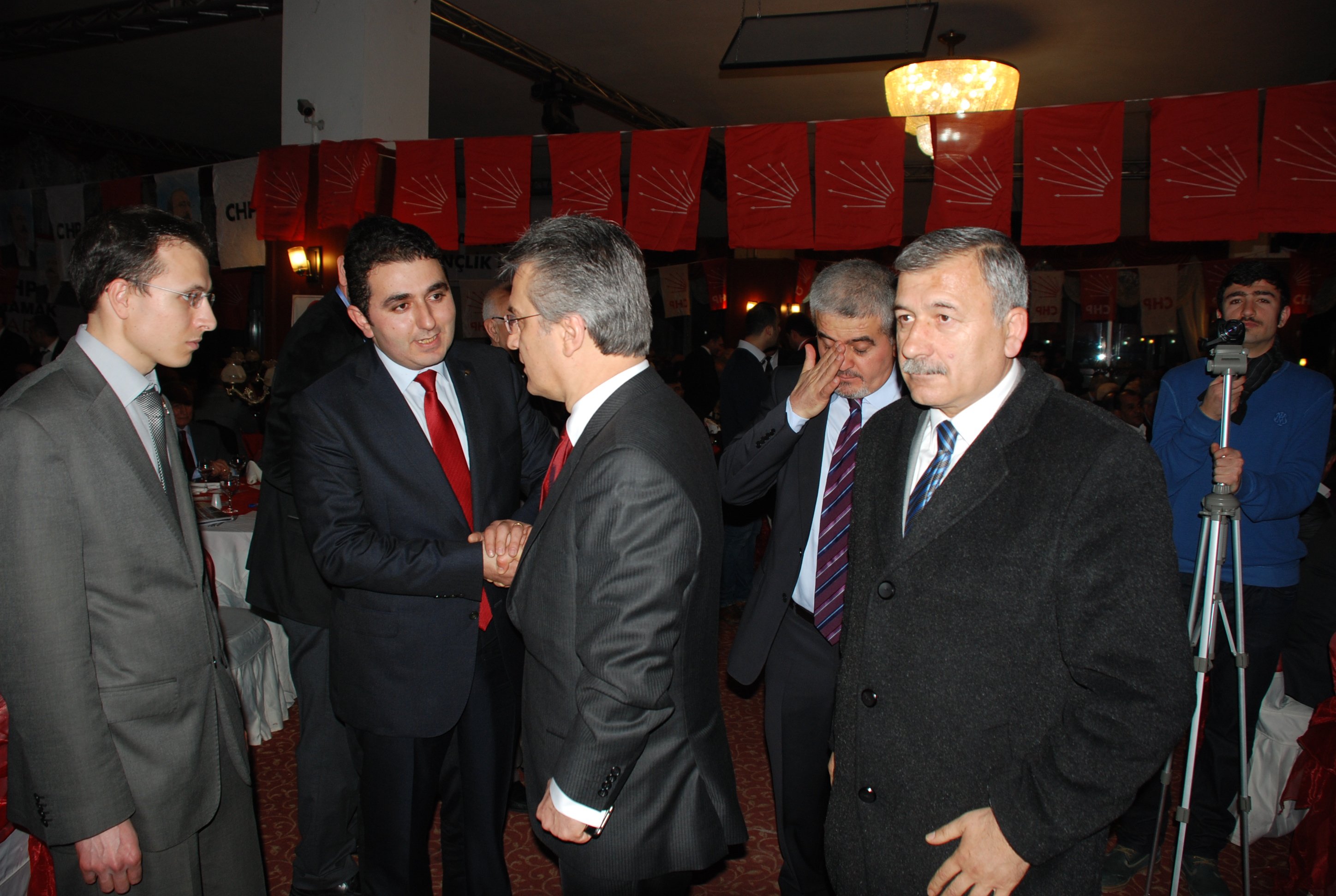 Mamak CHP?den dayanışma  yemeği